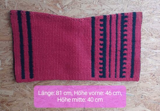 65. Blanket anatomisch dunkelrot/schwarz