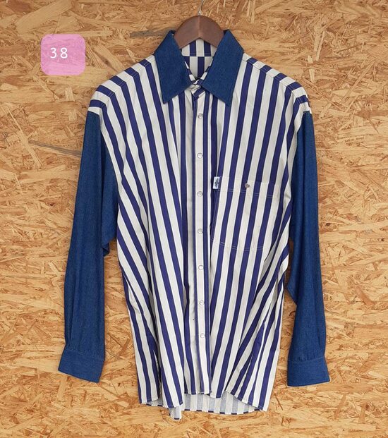 38. Stars & Stripes M (39/40)