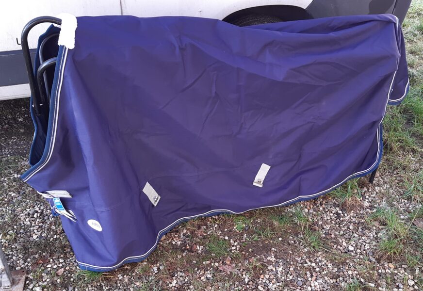 Everline Paddockdecke Winter II, 1200Denier, 200gr. navy, 135cm Rückenlänge