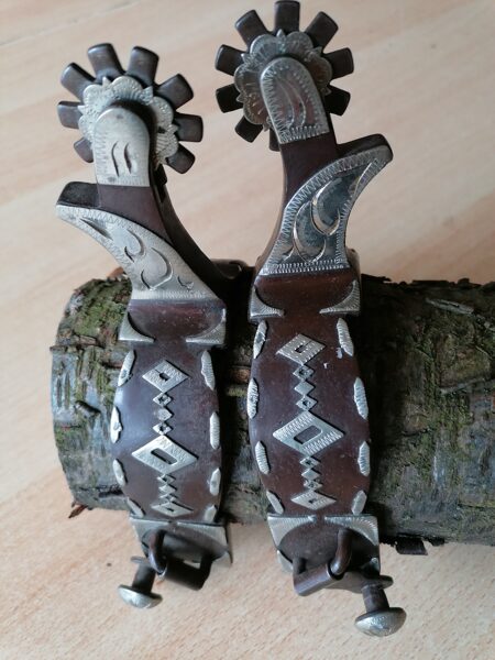 29. Mens brown steel "Antique Roping"