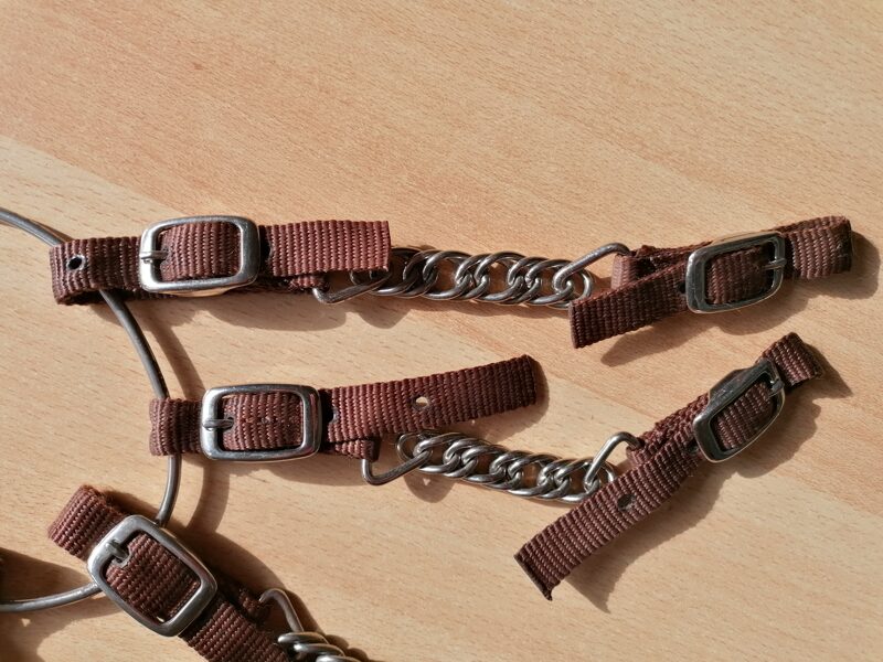 64 Nylon Kinnkette "Flat Link" braun